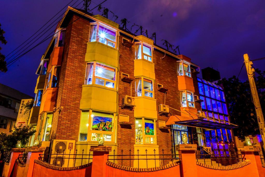 Owl Castle Bed and Breakfast Hualien stad Exteriör bild